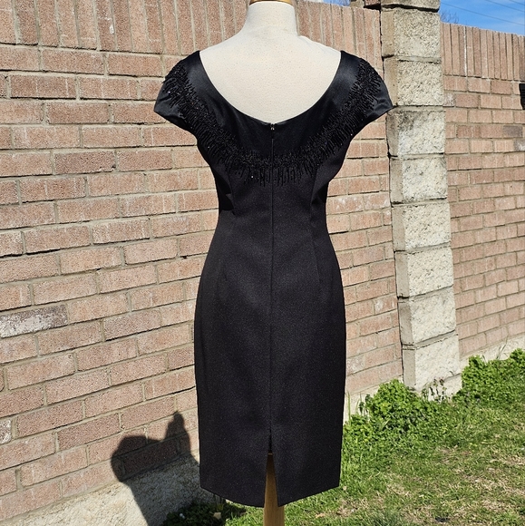 Carmen Marc Valvo silk beaded cocktail dress - Picture 6 of 9